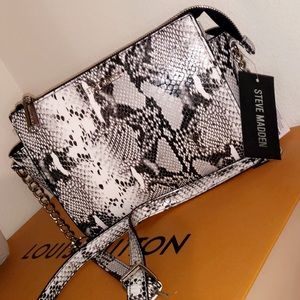 Steve madden cross body